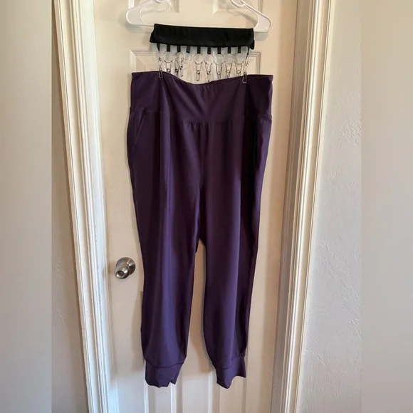 Old Navy Powersoft High-Rise Joggers (set of 2) - Picture 6 of 7